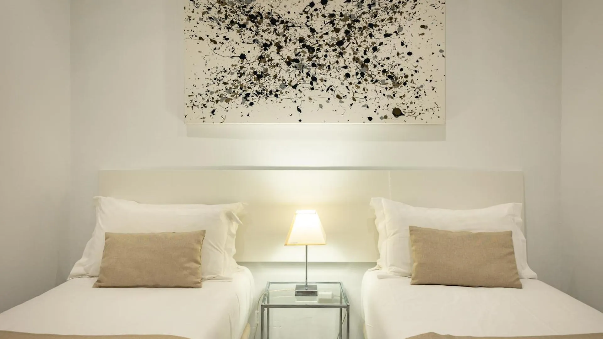 Campana Suites Apartments By Valcambre Seville Spain