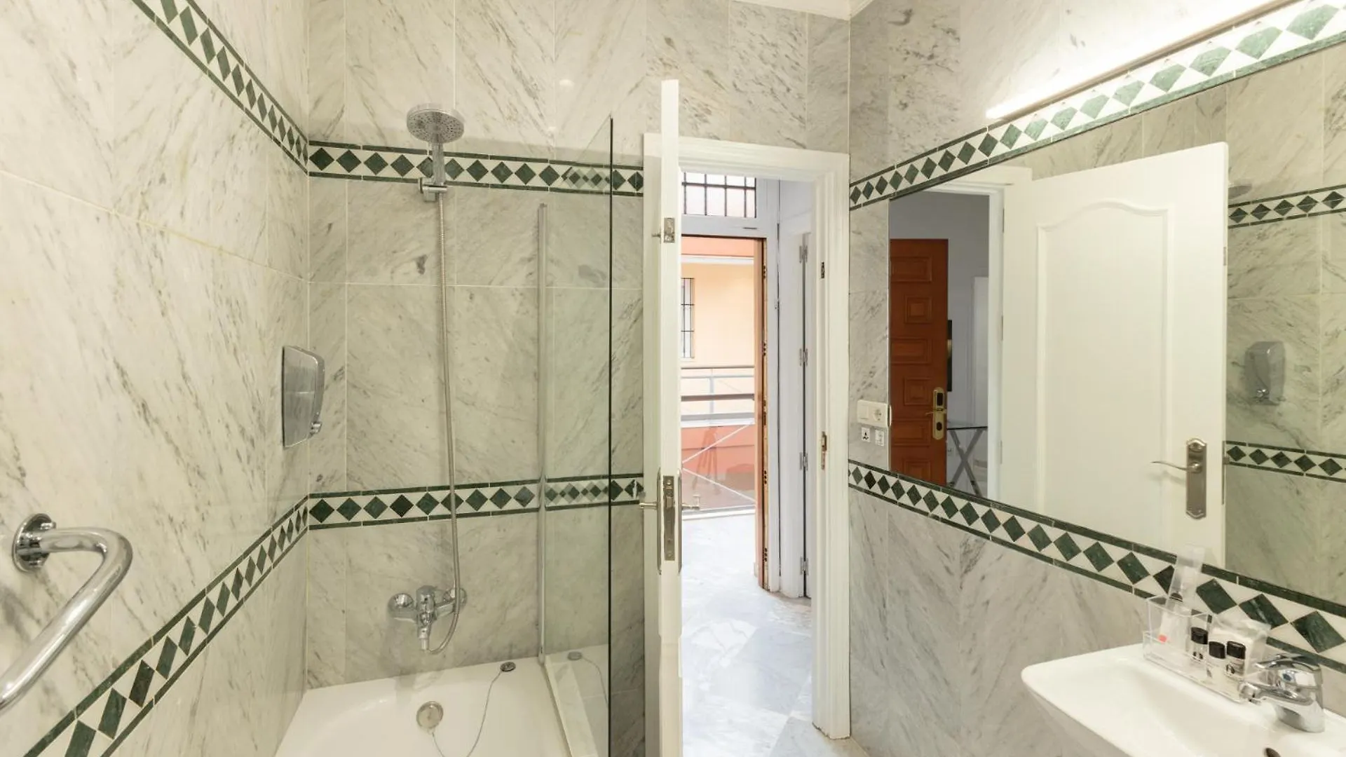 Campana Suites Apartments By Valcambre Seville 0*,  Spain