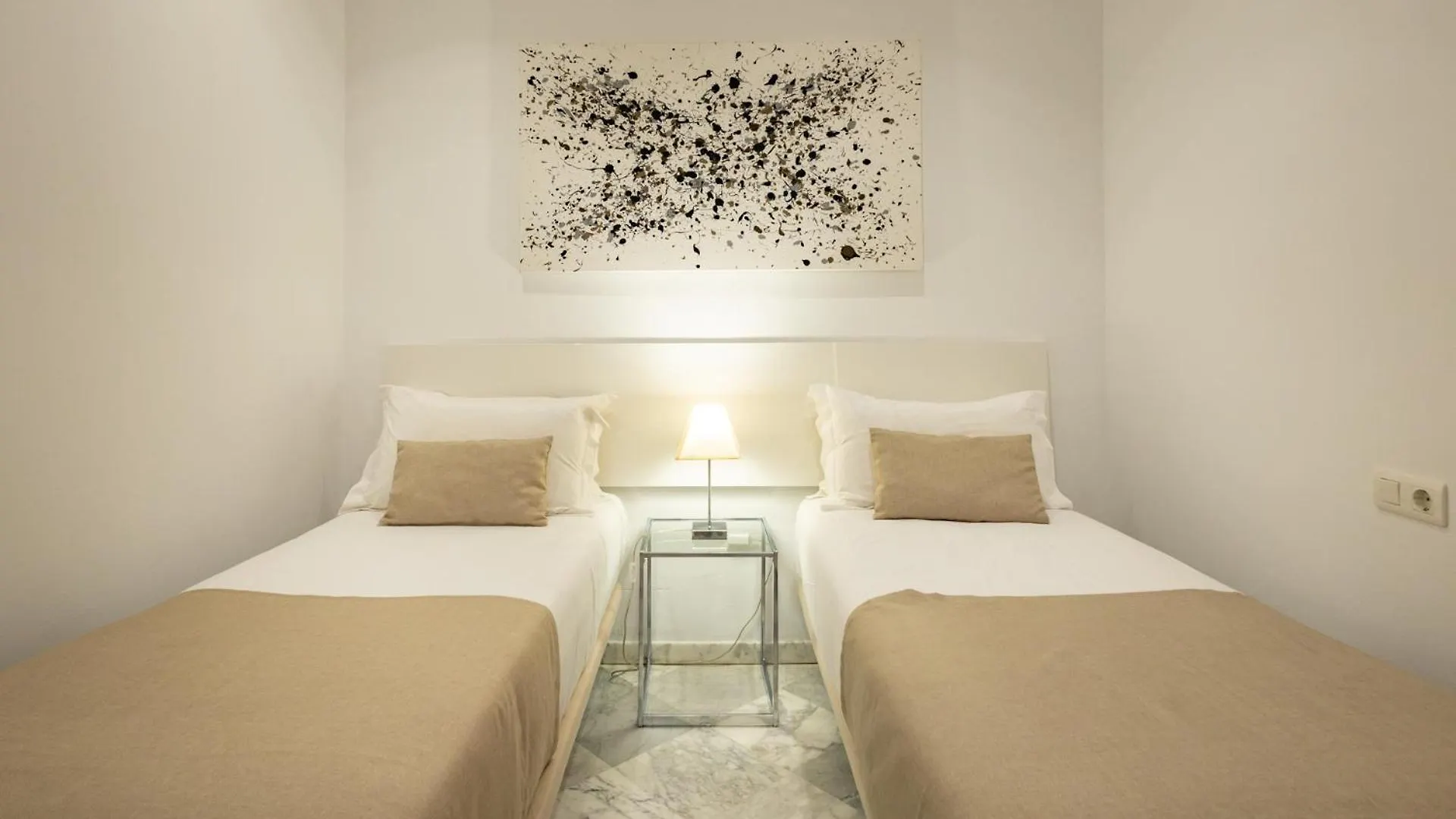 Campana Suites Apartments By Valcambre Sevilla 0*,  İspanya