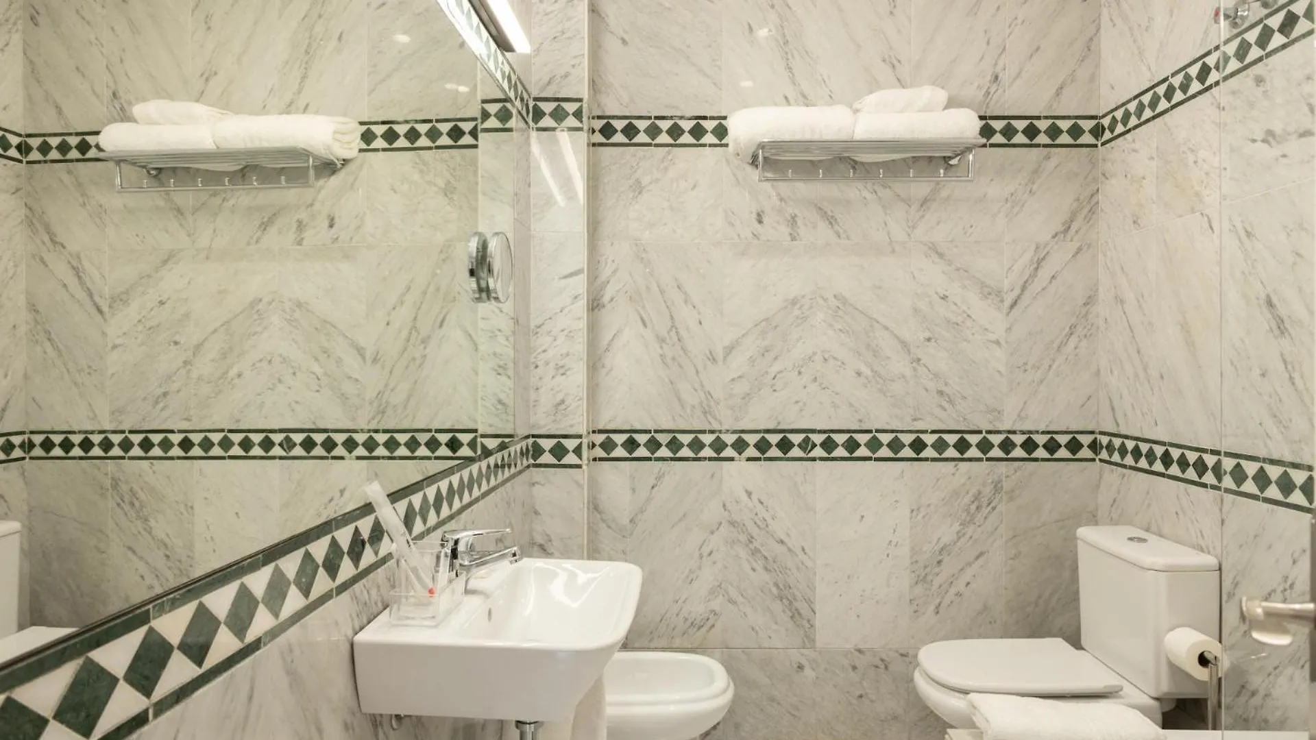 Campana Suites Apartments By Valcambre Sevilla İspanya